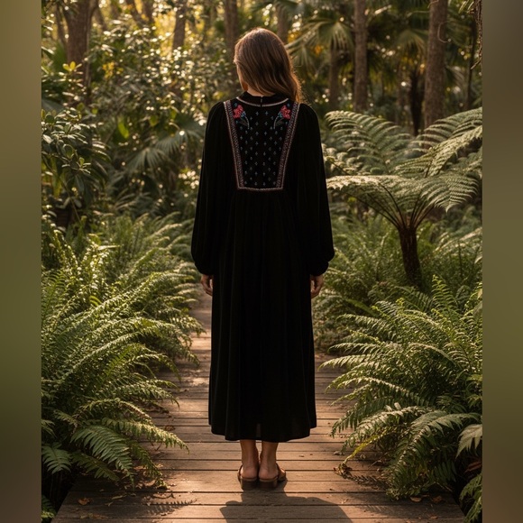 NWT FARM Rio Velvet Embroidered Beaded Puffed Sleeve Maxi Dress in Black Sz S - Picture 5 of 14